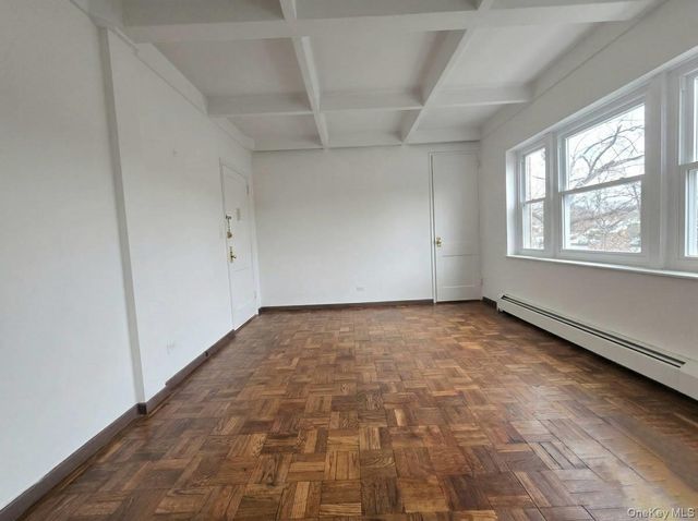 144-37 Grand Central Parkway 74E, Briarwood, NY 11435