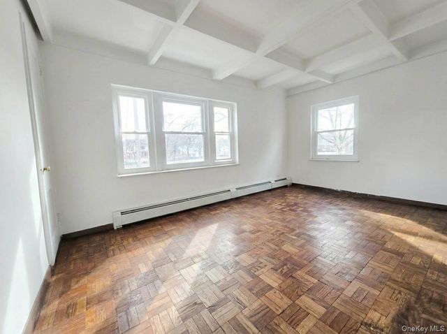 144-37 Grand Central Parkway 74E, Briarwood, NY 11435