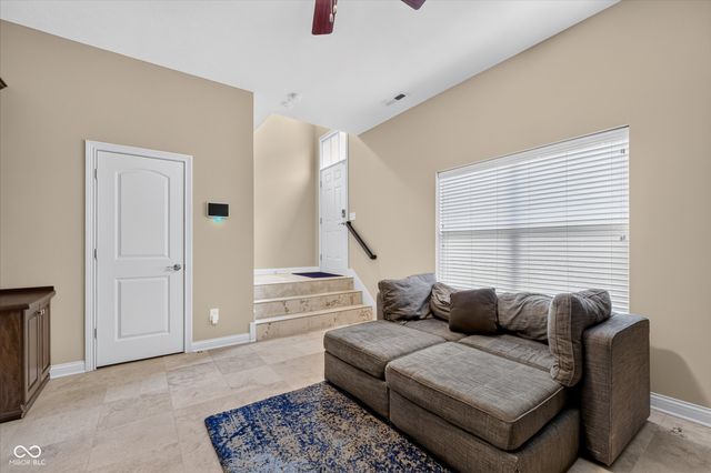 336 Neuman Way 9E, Carmel, IN 46032