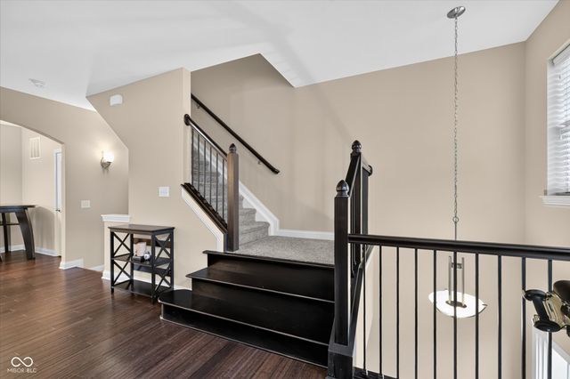 336 Neuman Way 9E, Carmel, IN 46032
