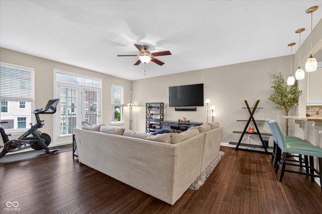 336 Neuman Way 9E, Carmel, IN 46032