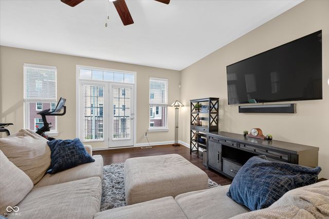 336 Neuman Way 9E, Carmel, IN 46032
