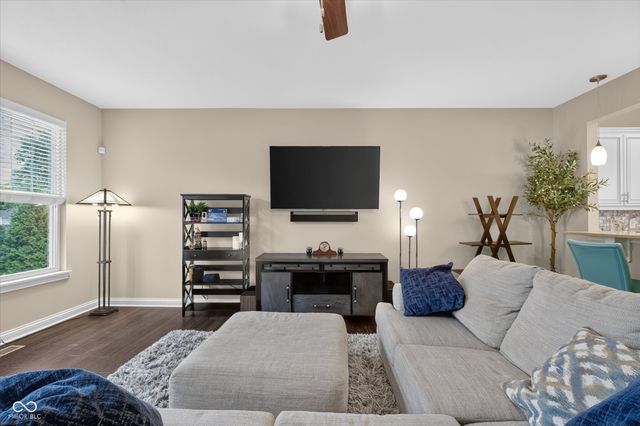 336 Neuman Way 9E, Carmel, IN 46032
