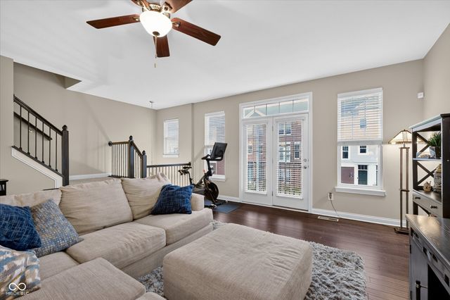 336 Neuman Way 9E, Carmel, IN 46032