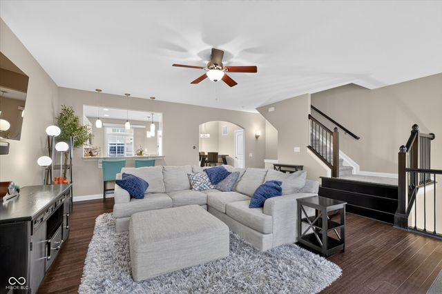 336 Neuman Way 9E, Carmel, IN 46032
