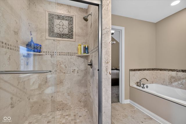 336 Neuman Way 9E, Carmel, IN 46032