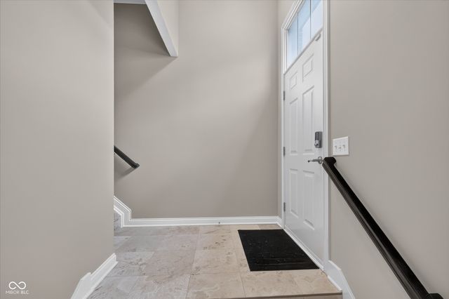 336 Neuman Way 9E, Carmel, IN 46032