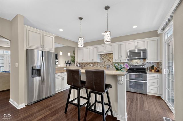 336 Neuman Way 9E, Carmel, IN 46032
