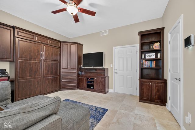 336 Neuman Way 9E, Carmel, IN 46032