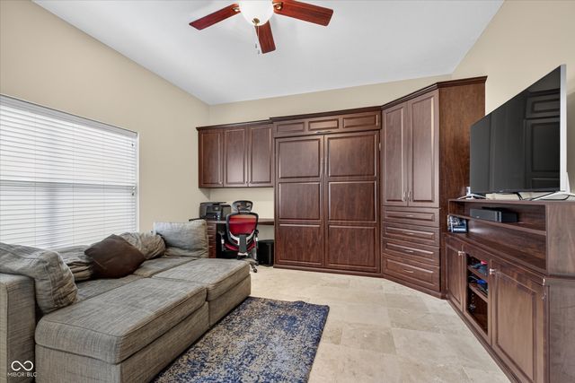 336 Neuman Way 9E, Carmel, IN 46032