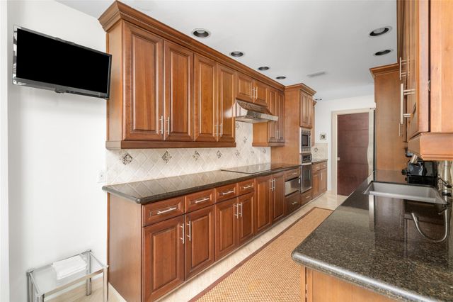 3350 Mccue Road 2402, Houston, TX 77056