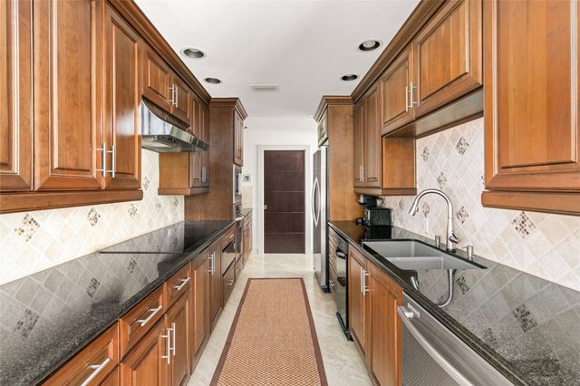 3350 Mccue Road 2402, Houston, TX 77056