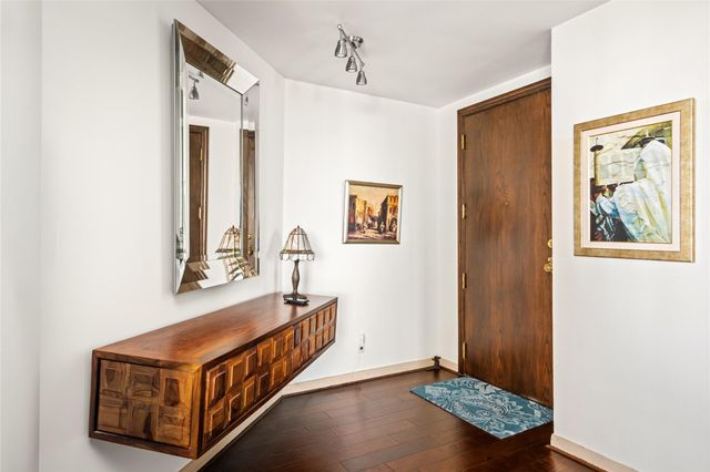 3350 Mccue Road 2402, Houston, TX 77056