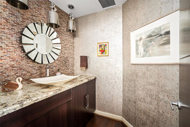 3350 Mccue Road 2402, Houston, TX 77056