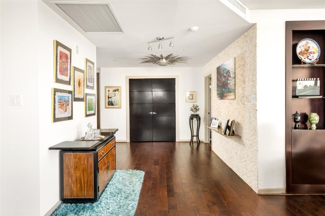 3350 Mccue Road 2402, Houston, TX 77056