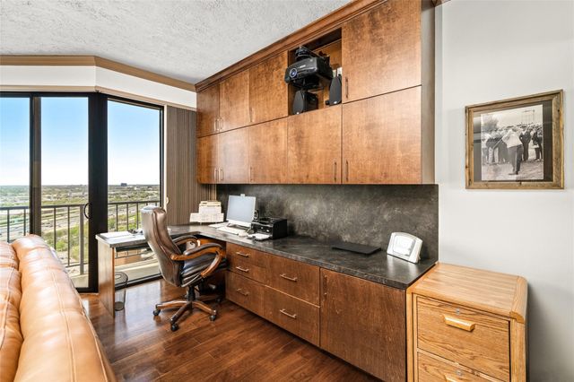 3350 Mccue Road 2402, Houston, TX 77056