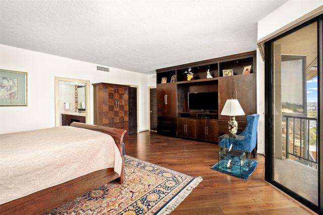 3350 Mccue Road 2402, Houston, TX 77056