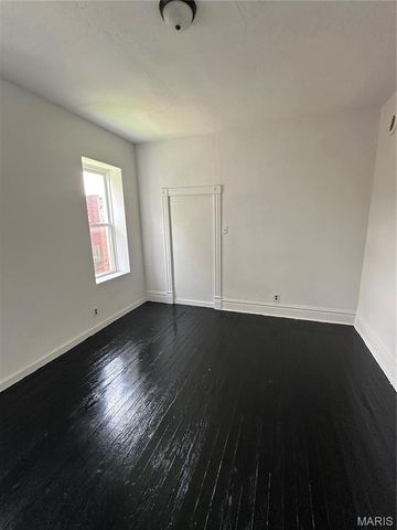 4042 Nebraska Avenue, St Louis, MO 63118