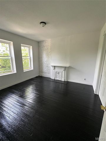 4042 Nebraska Avenue, St Louis, MO 63118