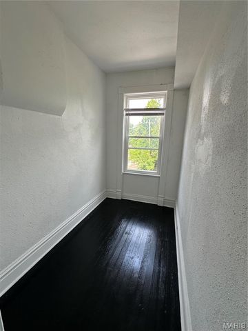 4042 Nebraska Avenue, St Louis, MO 63118