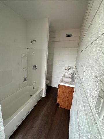 4042 Nebraska Avenue, St Louis, MO 63118