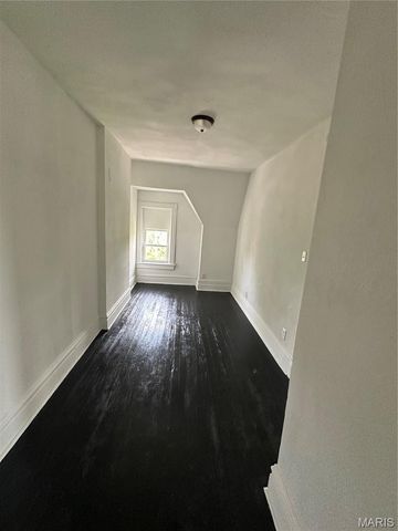 4042 Nebraska Avenue, St Louis, MO 63118