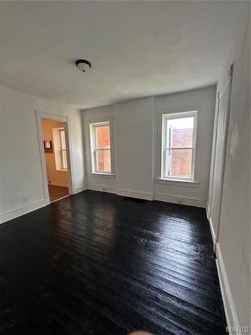 4042 Nebraska Avenue, St Louis, MO 63118