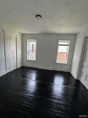 4042 Nebraska Avenue, St Louis, MO 63118