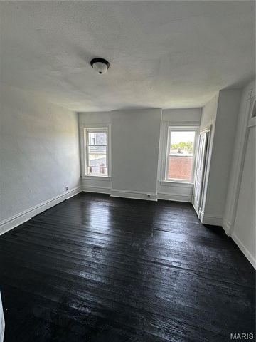 4042 Nebraska Avenue, St Louis, MO 63118
