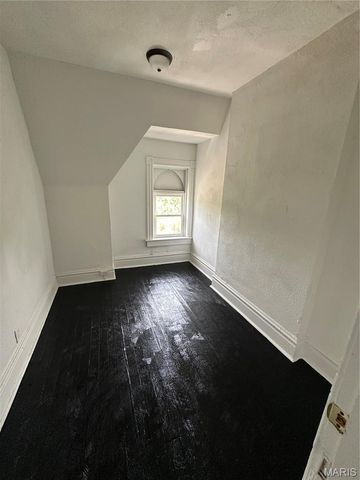 4042 Nebraska Avenue, St Louis, MO 63118