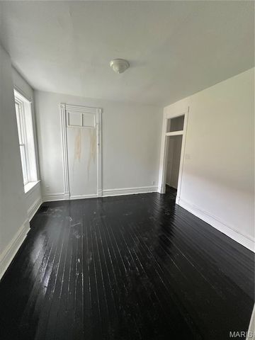 4042 Nebraska Avenue, St Louis, MO 63118