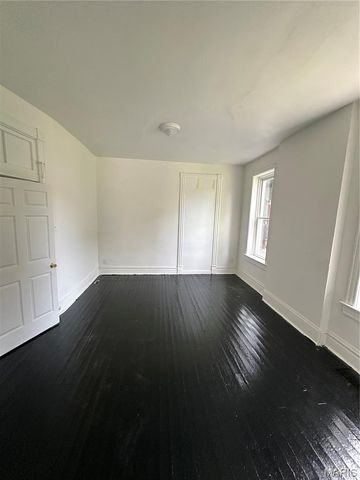 4042 Nebraska Avenue, St Louis, MO 63118
