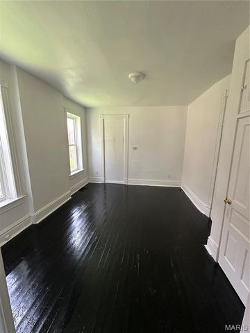 4042 Nebraska Avenue, St Louis, MO 63118