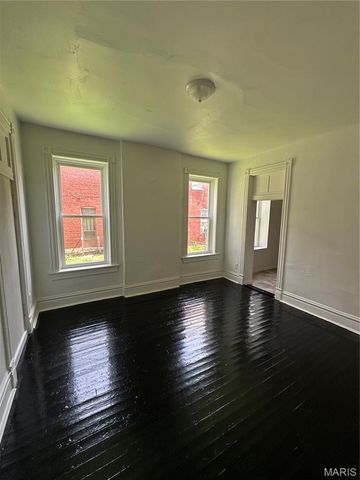 4042 Nebraska Avenue, St Louis, MO 63118