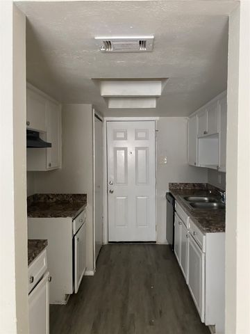 7924 Silverdale Drive, Dallas, TX 75232