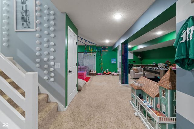 728 Stockbridge Drive, Westfield, IN 46074