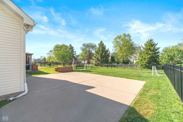 728 Stockbridge Drive, Westfield, IN 46074