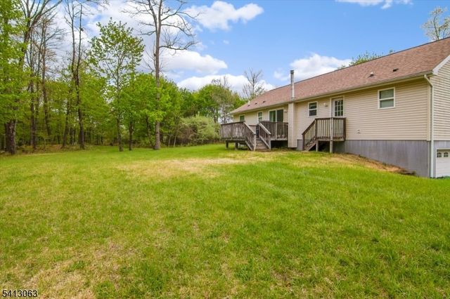 2 Oak St, Newton Town, NJ 07860