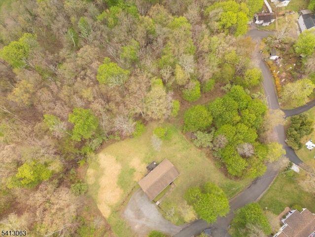 2 Oak St, Newton Town, NJ 07860