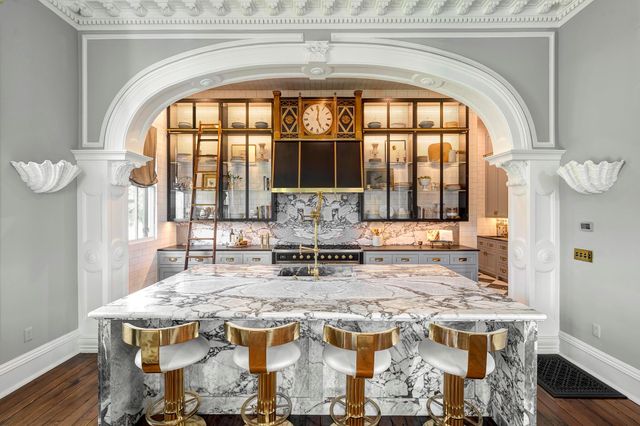 523 10th Street, Galveston, TX 77550