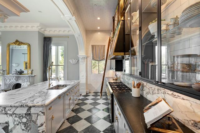 523 10th Street, Galveston, TX 77550