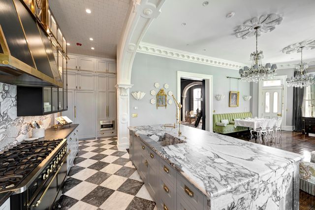 523 10th Street, Galveston, TX 77550