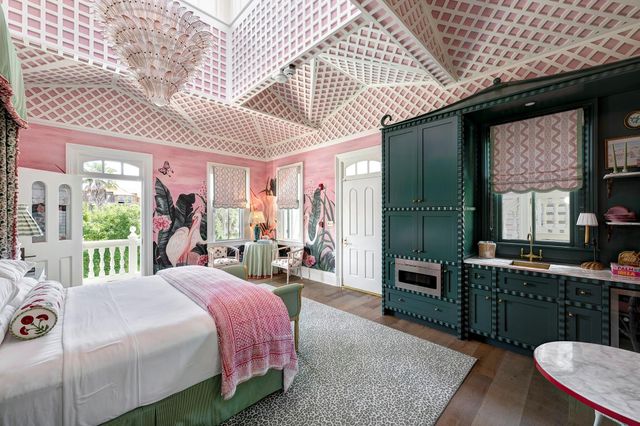 523 10th Street, Galveston, TX 77550