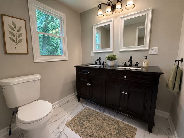 141 Lakeside Dr, Neshannock Twp, PA 16105