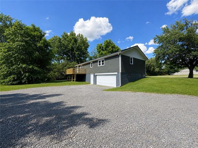 141 Lakeside Dr, Neshannock Twp, PA 16105