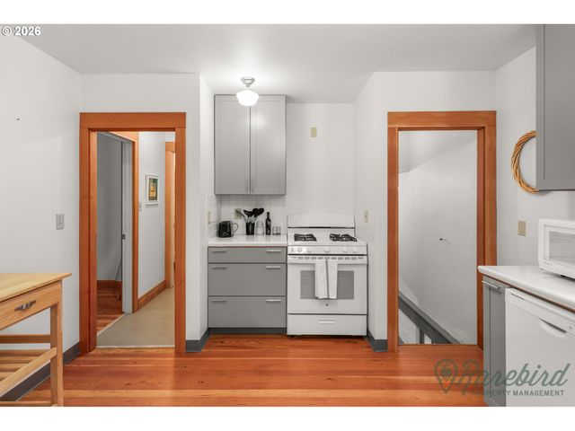 1802 Se MORRISON St 1802, Portland, OR 97214