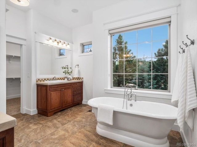 2643 Hawk Point Ct, Castle Rock, CO 80104