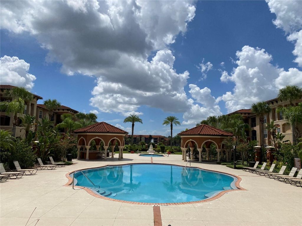 Image 4 of property listing at 6141 METROWEST BOULEVARD 308, Orlando, FL 32835