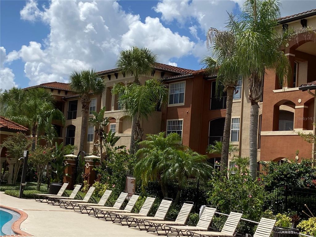 Image 8 of property listing at 6141 METROWEST BOULEVARD 308, Orlando, FL 32835