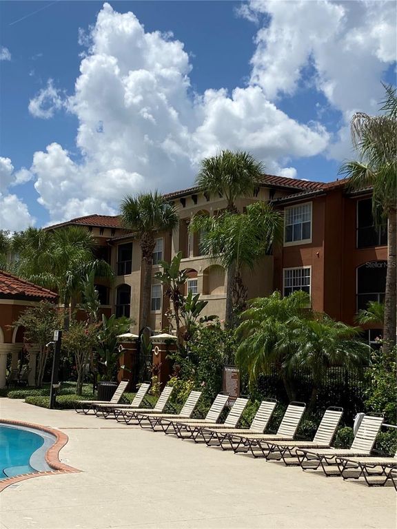 Image 10 of property listing at 6141 METROWEST BOULEVARD 308, Orlando, FL 32835